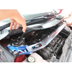 Распорка передних стаканов алюминиевая Ford Focus (DYB) 2010-2019