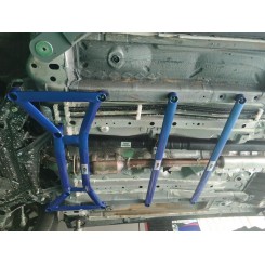Распорка стаканов Mitsubishi Outlander 2012+