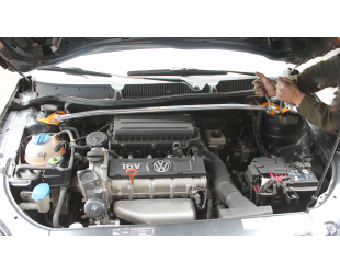 Распорка стоек Volkswagen Bora 1998-2005